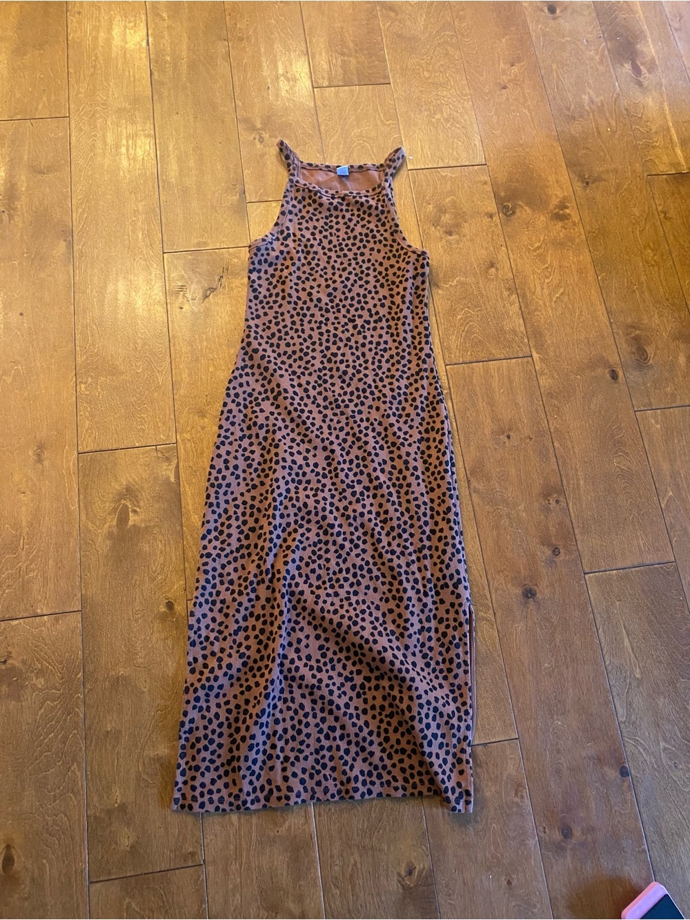 Dress Sleeveless Brown Leopard-Print Maxi Dress. Size M